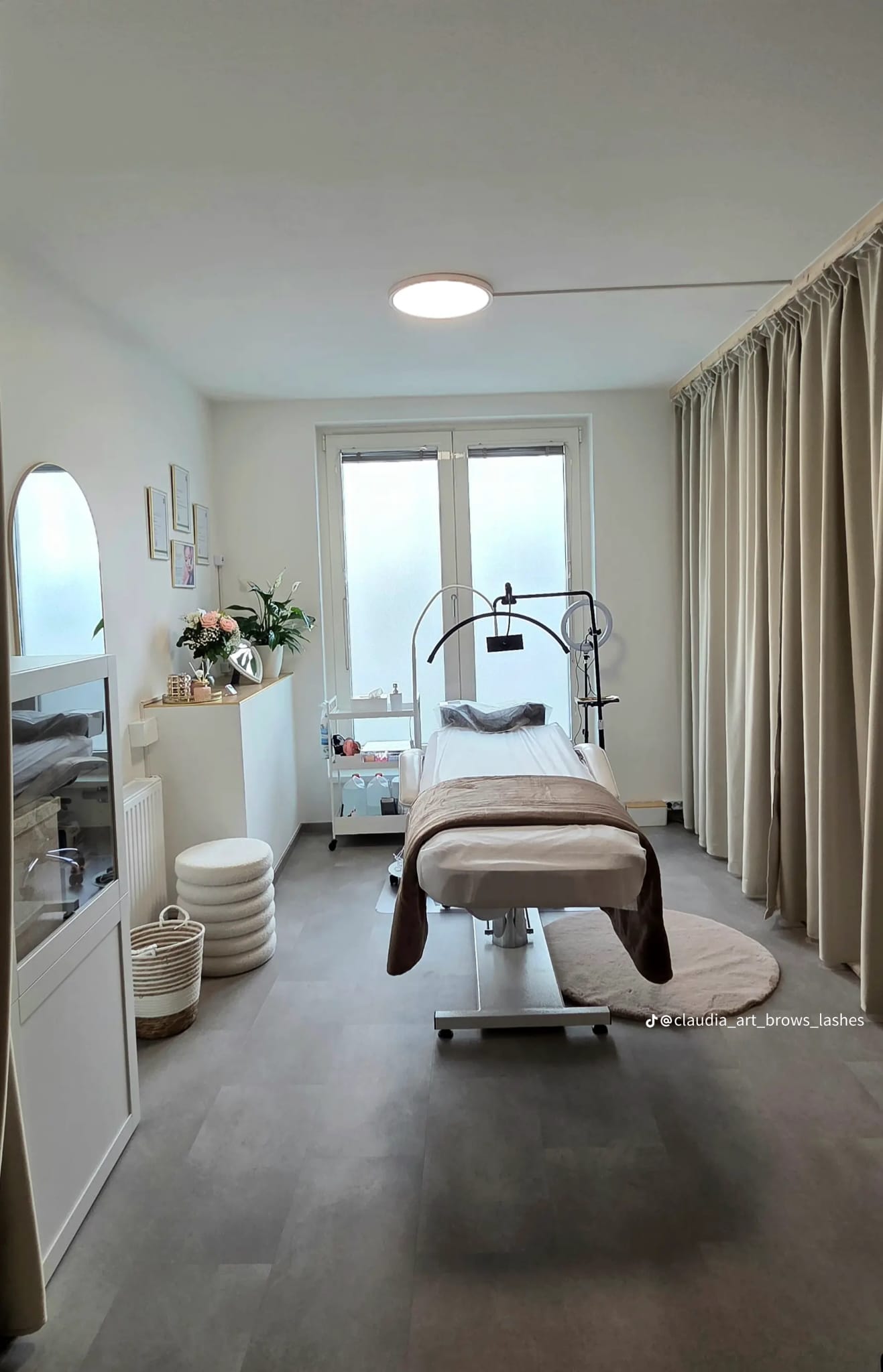 Claudia-Art-Wimpernverlängerung-Pic3 Claudia-ART_Brows_&_Lashes_Arbeitsplatz_0