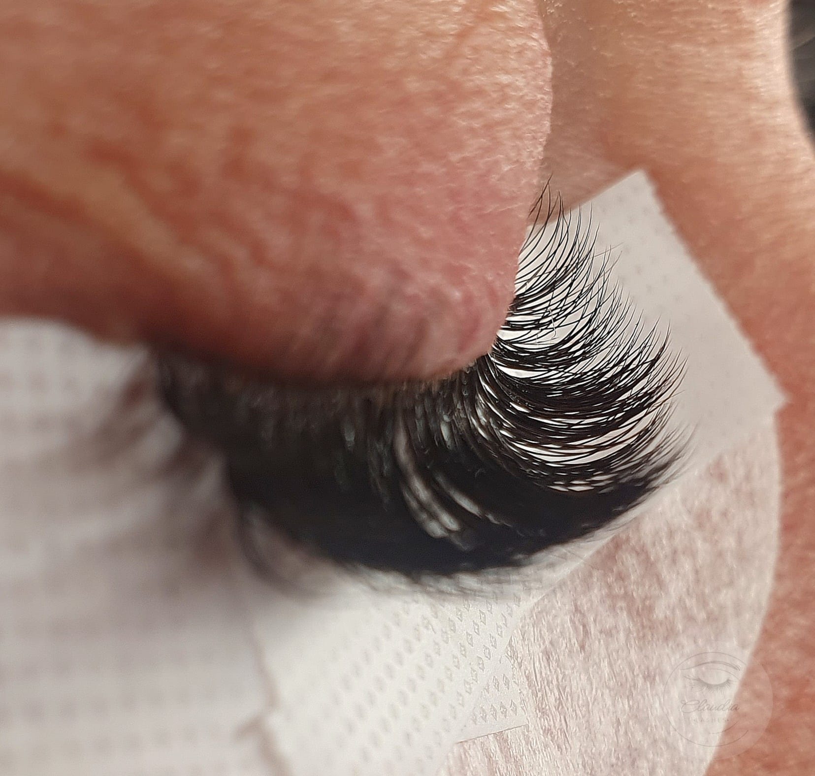 Claudia-Art-Wimpernverlängerung-Pic34 claudia_art_brows_lashes_lightvolumen_c_biegung